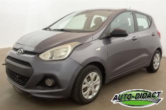 krockskadad bil auto Hyundai I-10 1.0 48kW Airco 80.087 km Cool 2015/4
