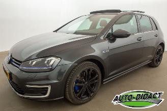 Damaged car Volkswagen Golf 1.4 TSI GTE Pano Automaat Camera Navi 2015/12