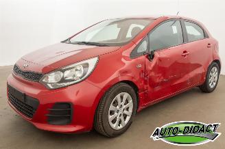 damaged passenger cars Kia Rio 1.2 Airco 2015/3