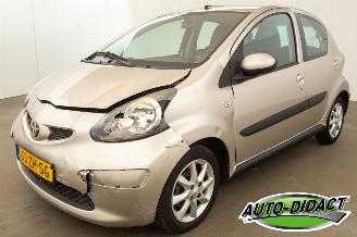 Vaurioauto  passenger cars Toyota Aygo 1.0-12V Airco 2008/3