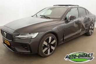 Volvo S-60 2.0 T6 AWD R-Design Pano Recharge Plug-in Hybrid picture 1