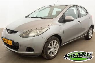 Vaurioauto  passenger cars Mazda 2 1.3 TS Airco 2009/11