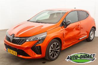 krockskadad bil auto Renault Clio 1.6 E-Tech Full Hybrid Automaat Navi Camera 145 Techno 2025/9