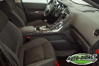 Peugeot 3008 1.6 HDi Navi Clima Blue Lease picture 16
