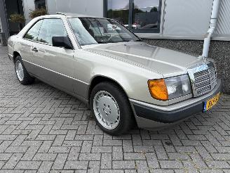 Avarii autoturisme Mercedes 200-serie 230CE Automaat 1987/8