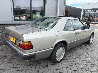 Mercedes 200-serie 230CE Automaat picture 32