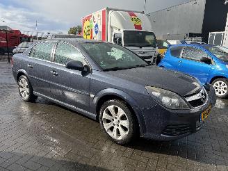 krockskadad bil auto Opel Vectra 1.8 16V Executive Automaat 2008/6