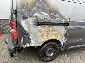 Peugeot Expert 231L 2.0 BlueHDI 120 Premium picture 28