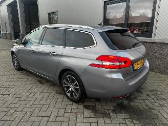 Peugeot 308 1.2 PureTech Allure Automaat picture 22