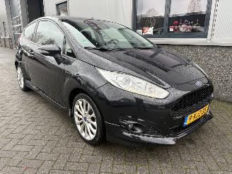 uszkodzony samochody osobowe Ford Fiesta 1.0 EcoBoost 125pk Sport 2013/5