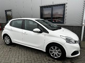 Peugeot 208 1.6 BlueHDi Blue Lease picture 9