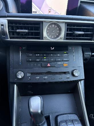 Lexus IS 300h Hybrid Business Line picture 42