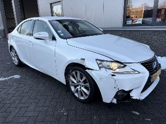 skadebil auto Lexus IS 300h Hybrid Business Line 2016/7