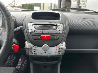 Peugeot 107 1.0 12V Sublime picture 16