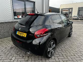Peugeot 208 1.2 PureTech GT-Line Automaat picture 15