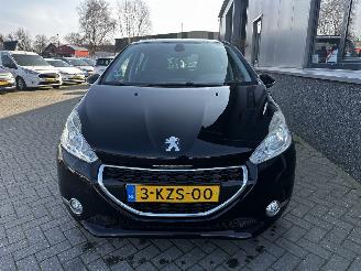 Peugeot 208 1.2 VTi Envy picture 10