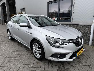 skadebil auto Renault Mégane Estate 1.5 dCi Limited 2017/10