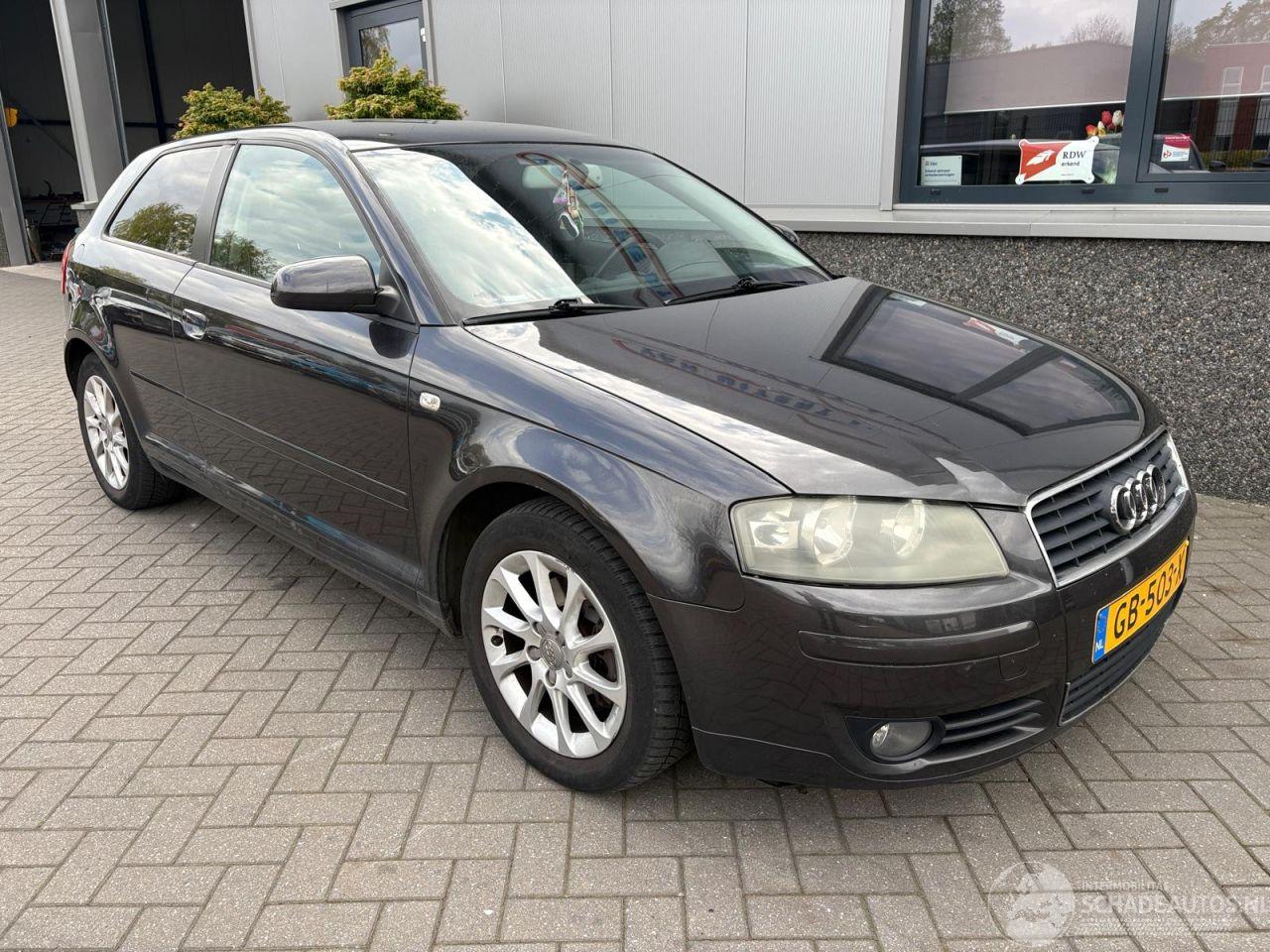 Audi A3 2.0 FSI Attraction