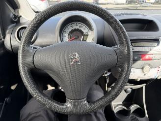Peugeot 107 1.0 Acces Accent picture 28
