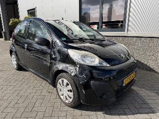 krockskadad bil auto Peugeot 107 1.0 Acces Accent 2013/6