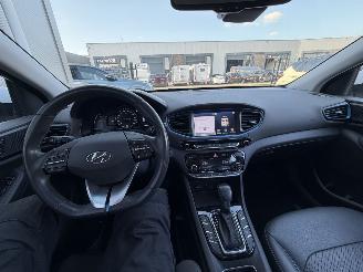 Hyundai Ioniq 1.6 GDI First Edition picture 32