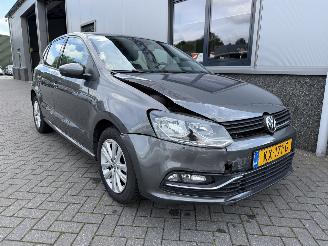 Vaurioauto  passenger cars Volkswagen Polo 1.2 TSI Comfortline Connected Series 2017/2