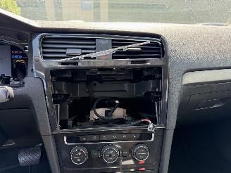 Volkswagen e-Golf  picture 22