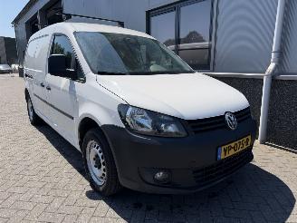 krockskadad bil bedrijf Volkswagen Caddy 1.6 TDI Maxi 2015/6