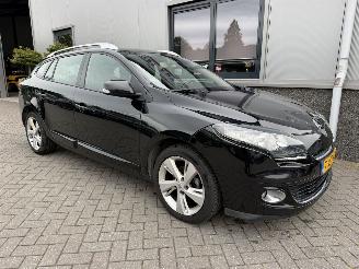 Voiture accidenté Renault Mégane 1.2 TCe Collection Estate 2013/7