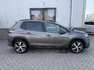 Peugeot 2008 1.2 PureTech GT-Line picture 3