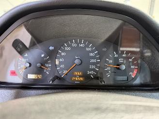 Mercedes C-klasse 200 Sport picture 16