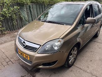 damaged passenger cars Opel Zafira CDTI 7 persoons 2013/1