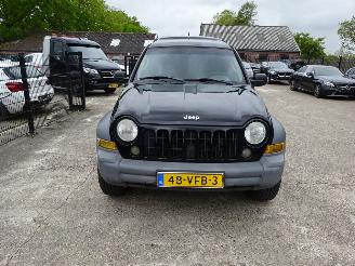 damaged passenger cars Jeep Cherokee 2.8 crd automaat grijskenteken 2007/2