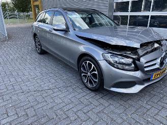 krockskadad bil auto Mercedes C-klasse Estate 180 CDI Prestige Panorama 2015/3