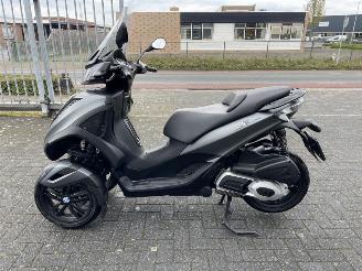 Piaggio MP3 300 Yourban Autorijbewijs picture 6