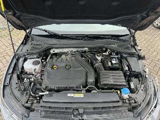 Volkswagen Golf 1.5 eTSI R-Line Business picture 20