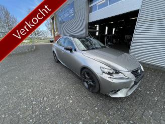 skadebil auto Lexus IS 300h Sport Edition 2016/9