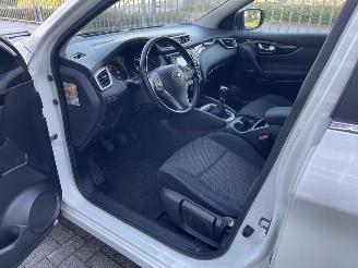 Nissan Qashqai 1.2 Connect Edition picture 14