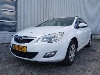 uszkodzony samochody osobowe Opel Astra Astra J Sports Tourer (PD8/PE8/PF8) Combi 1.7 CDTi 16V (A17DTR(Euro 5)=
) [81kW]  (10-2010/10-2015) 2011/11