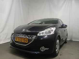 Coche accidentado Peugeot 208 208 I (CA/CC/CK/CL) Hatchback 1.4 HDi (DV4C(8HP)) [50kW]  (03-2012/12-=
2019) 2013/9