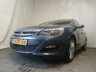 Damaged car Opel Astra Astra J Sports Tourer (PD8/PE8/PF8) Combi 1.4 Turbo 16V (A14NET(Euro 5=
)) [88kW]  (10-2010/04-2016) 2013/3