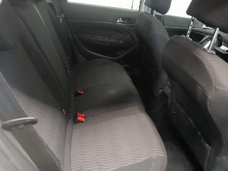 Peugeot 308 308 SW (L4/L9/LC/LJ/LR) Combi 5-drs 1.2 12V e-THP PureTech 130 (EB2ADT=
S(HNS)) [96kW]  (03-2014/06-2021) picture 9