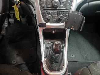 Opel Astra Astra J Sports Tourer (PD8/PE8/PF8) Combi 1.4 Turbo 16V (A14NET(Euro 5=
)) [103kW]  (10-2010/10-2015) picture 18