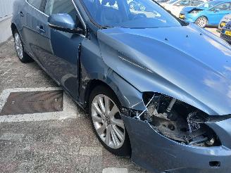 Volvo V-40 V40 (MV) Hatchback 5-drs 1.6 D2 (D4162T) [84kW]  (03-2012/12-2016) picture 24