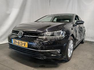 Voiture accidenté Volkswagen Golf Golf VII (AUA) Hatchback 1.0 TSI 12V BlueMotion (DKRF) [85kW]  (05-201=
5/08-2020) 2019/5