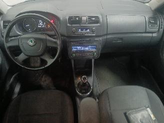 Skoda Fabia Fabia II (5J) Hatchback 5-drs 1.2 TSI (CBZA) [63kW]  (03-2010/12-2014)= picture 11