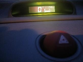 Renault Twingo Twingo (C06) Hatchback 3-drs 1.2 16V (D4F-708) [55kW]  (10-2003/05-200=
7) picture 2