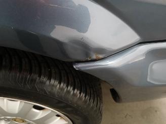 Chrysler Voyager Voyager/Grand Voyager (RG/RS) MPV 3.3 V6 (EGA) [128kW]  (02-2000/12-20=
08) picture 21