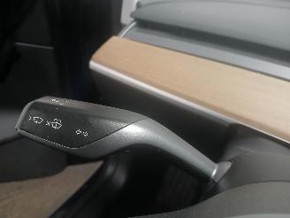 Tesla Model 3 Model 3 Sedan Long Range 72kWh (3D6) [192kW]  (01-2017/...) picture 13