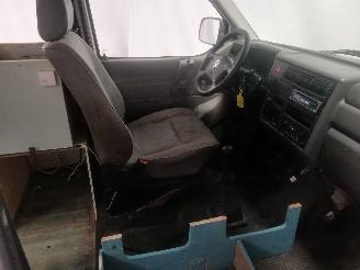 Volkswagen Transporter Transporter/Caravelle T4 Bus 2.5i (AVT) [85kW]  (08-1996/04-2003) picture 9